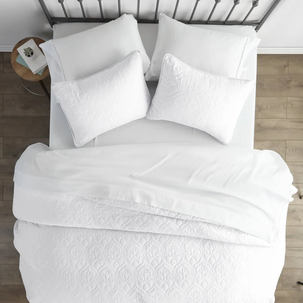 Ultra Soft White Damask Quilted Coverlet Set - Full Queen - Hypoallergenic, Breathable, Stain Resistant & Machine Washable, Decorative