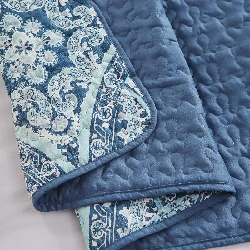 Reversible Quilt Set -Lightweight - Coverlet Bedspread Bedding - Twin/Twin XL (66 in x 90 in) - Gloria Damask Aqua & Pillow Sham