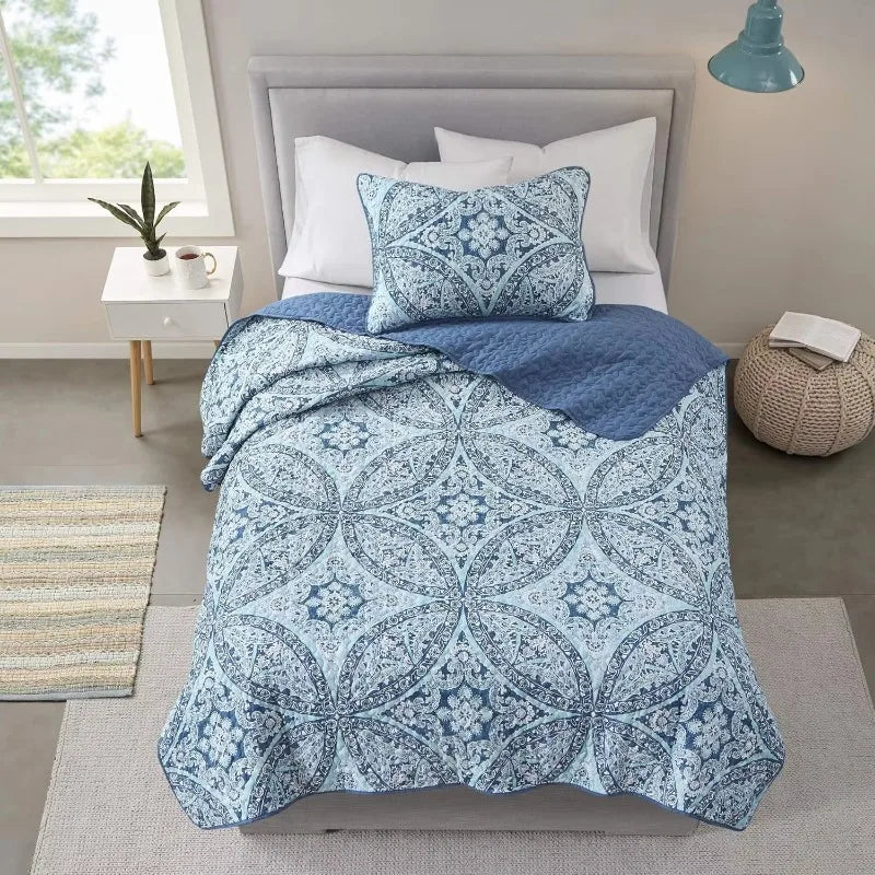 Reversible Quilt Set -Lightweight - Coverlet Bedspread Bedding - Twin/Twin XL (66 in x 90 in) - Gloria Damask Aqua & Pillow Sham